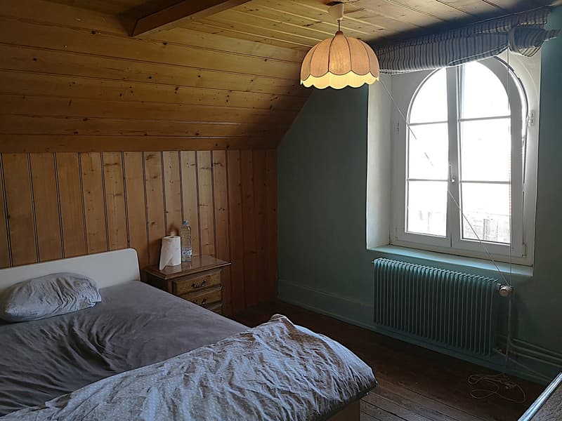 Grande maison familiale de 8,5 pièces à Lajoux, possibilité gestion chambres d'hôtes (51)