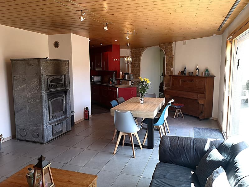 Grande maison familiale de 8,5 pièces à Lajoux, possibilité gestion chambres d'hôtes (19)