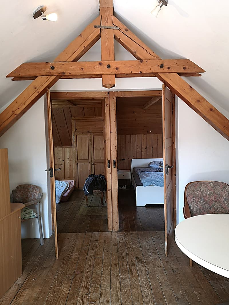 Grande maison familiale de 8,5 pièces à Lajoux, possibilité gestion chambres d'hôtes (50)