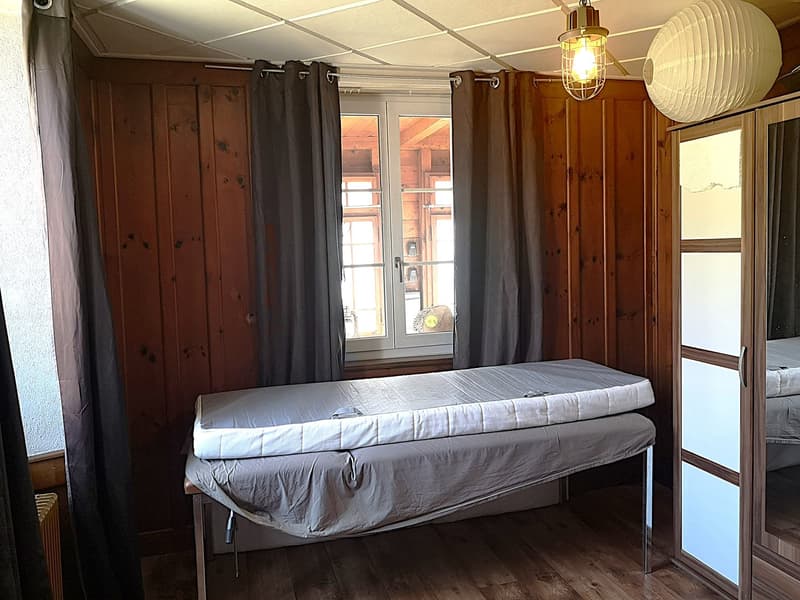Grande maison familiale de 8,5 pièces à Lajoux, possibilité gestion chambres d'hôtes (23)