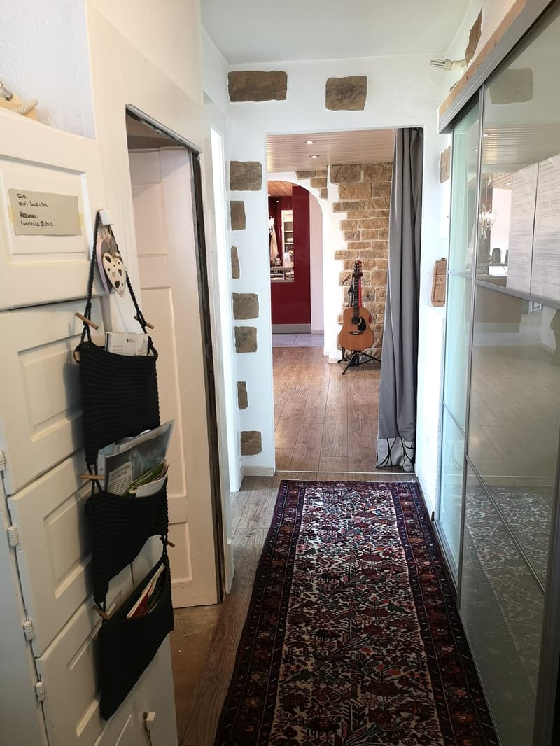 Grande maison familiale de 8,5 pièces à Lajoux, possibilité gestion chambres d'hôtes (11)