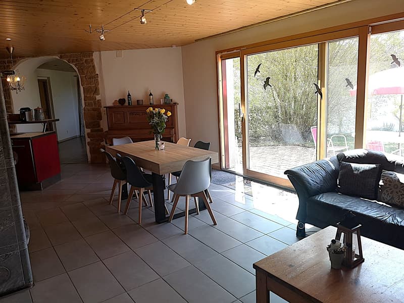 Grande maison familiale de 8,5 pièces à Lajoux, possibilité gestion chambres d'hôtes (18)