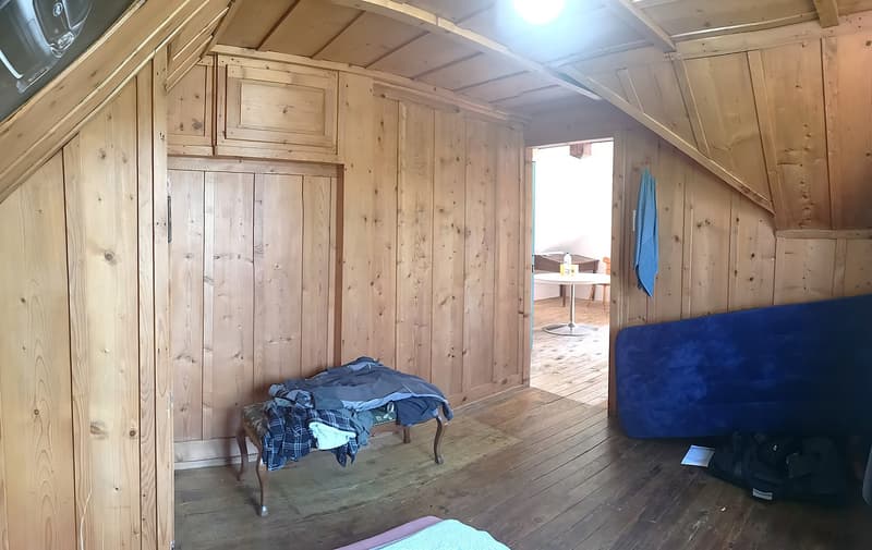 Grande maison familiale de 8,5 pièces à Lajoux, possibilité gestion chambres d'hôtes (53)