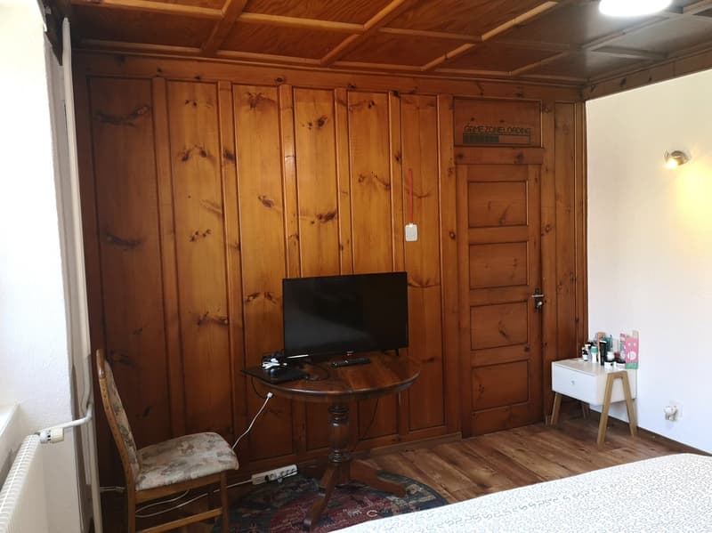 Grande maison familiale de 8,5 pièces à Lajoux, possibilité gestion chambres d'hôtes (22)