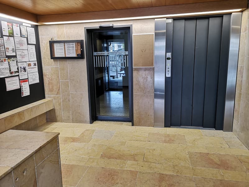 A vendre à Delémont : appartement 3.5 pièces, avec garage privé, vue sur la ville (8)