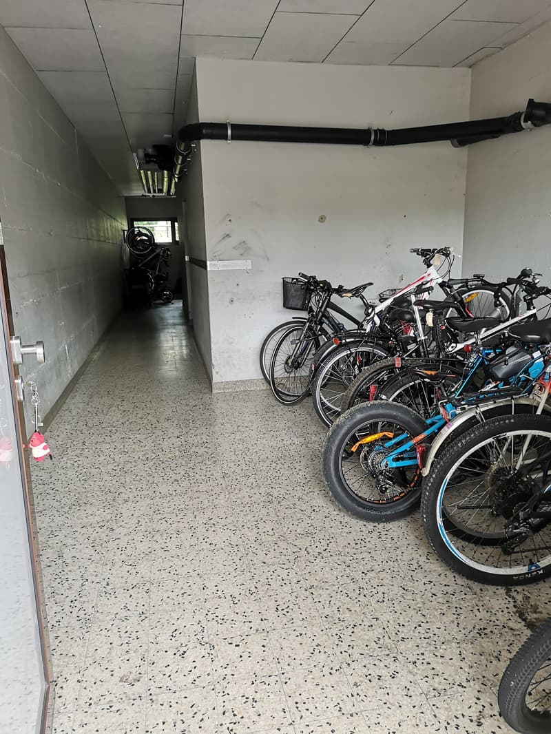 A vendre à Delémont : appartement 3.5 pièces, avec garage privé, vue sur la ville (25)