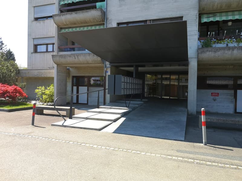 A vendre à Delémont : appartement 3.5 pièces, avec garage privé, vue sur la ville (7)