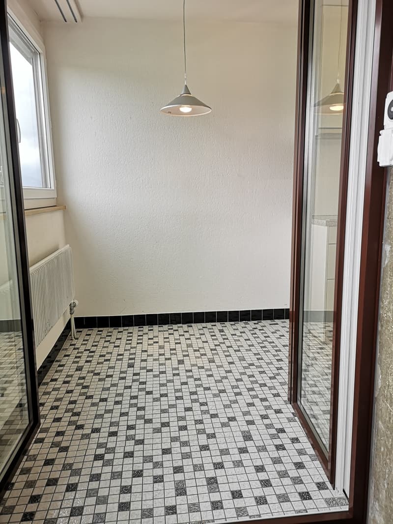 A vendre à Delémont : appartement 3.5 pièces, avec garage privé, vue sur la ville (12)