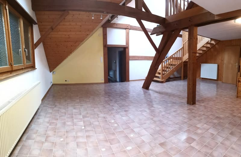 Grand duplex au centre du village avec garage et atelier, libre de suite (12)