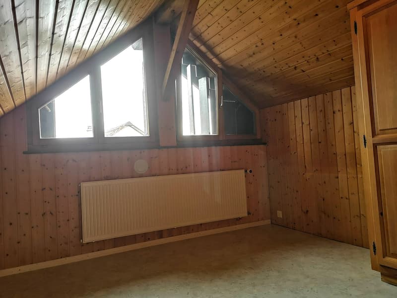 Grand duplex au centre du village avec garage et atelier, libre de suite (27)