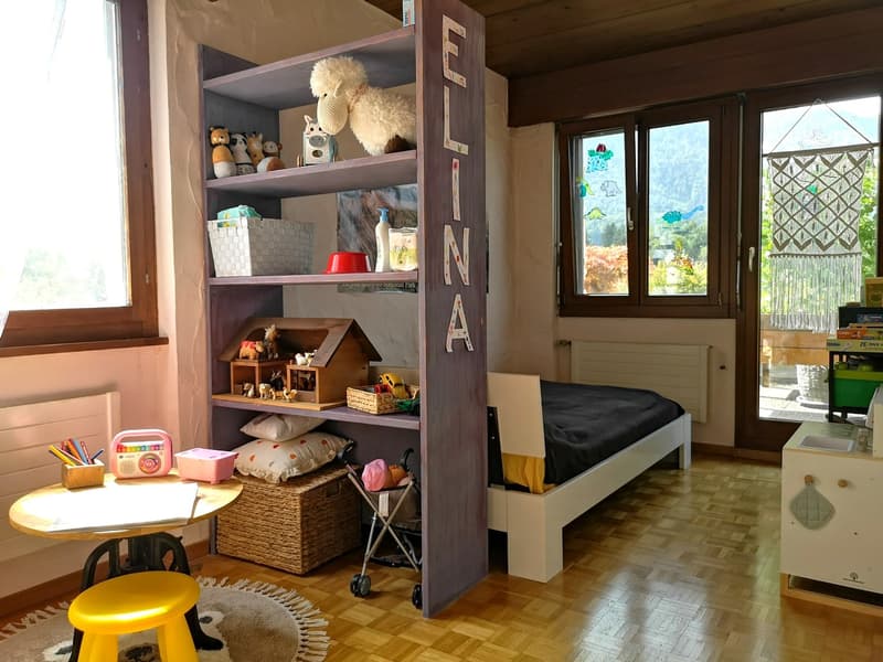 Spacieux appartement-terrasse de 5.5 pièces à Moutier avec vue dégagée, 2 garages (28)