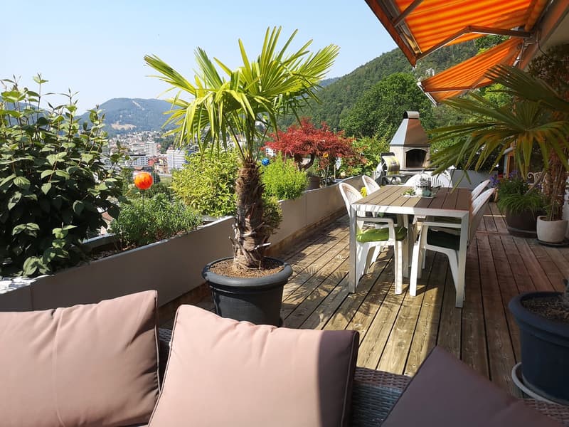 Spacieux appartement-terrasse de 5.5 pièces à Moutier avec vue dégagée, 2 garages (36)