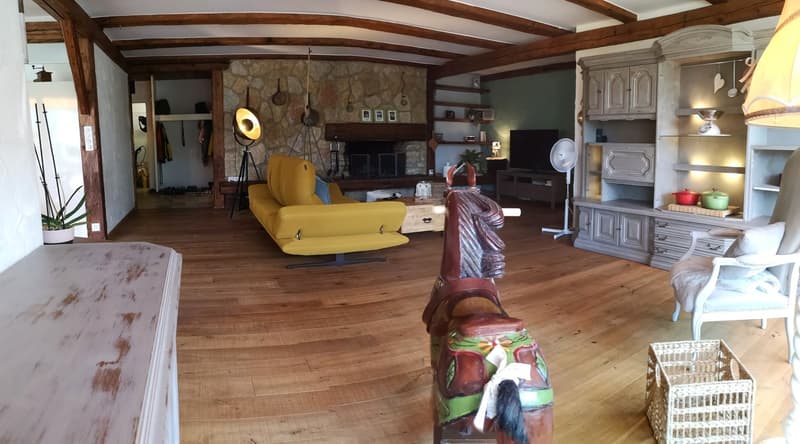 Spacieux appartement-terrasse de 5.5 pièces à Moutier avec vue dégagée, 2 garages (22)