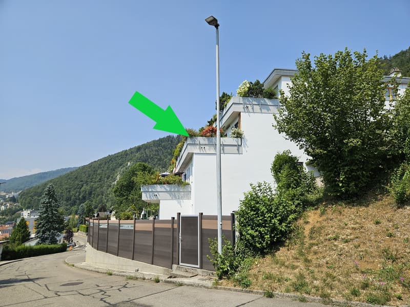 Spacieux appartement-terrasse de 5.5 pièces à Moutier avec vue dégagée, 2 garages (5)