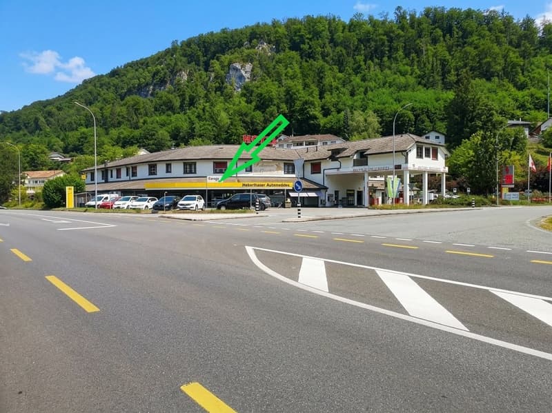 A louer local commercial de 200m2 avec vitrine sur l'axe Delémont-Bâle (10)