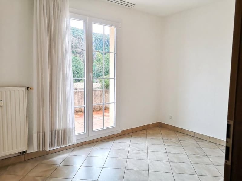 Spacieux appartement de 5.5 pièces à vendre à Soyhières avec grand balcon de 35m2 (12)