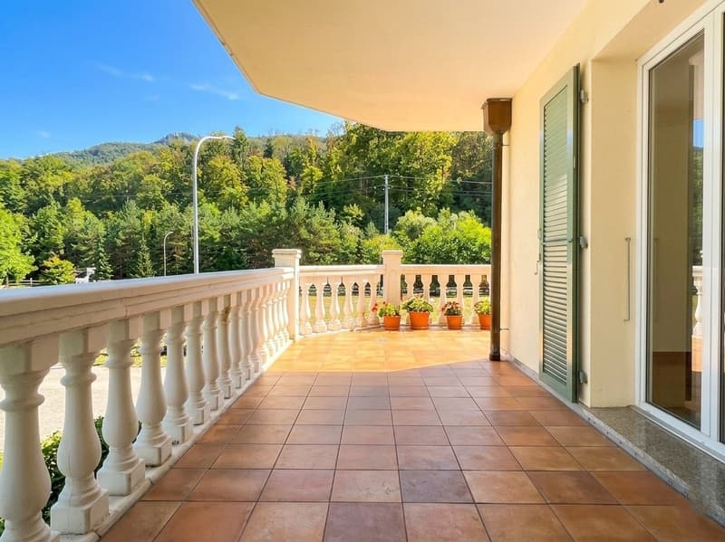 Spacieux appartement de 5.5 pièces à vendre à Soyhières avec grand balcon de 35m2 (6)