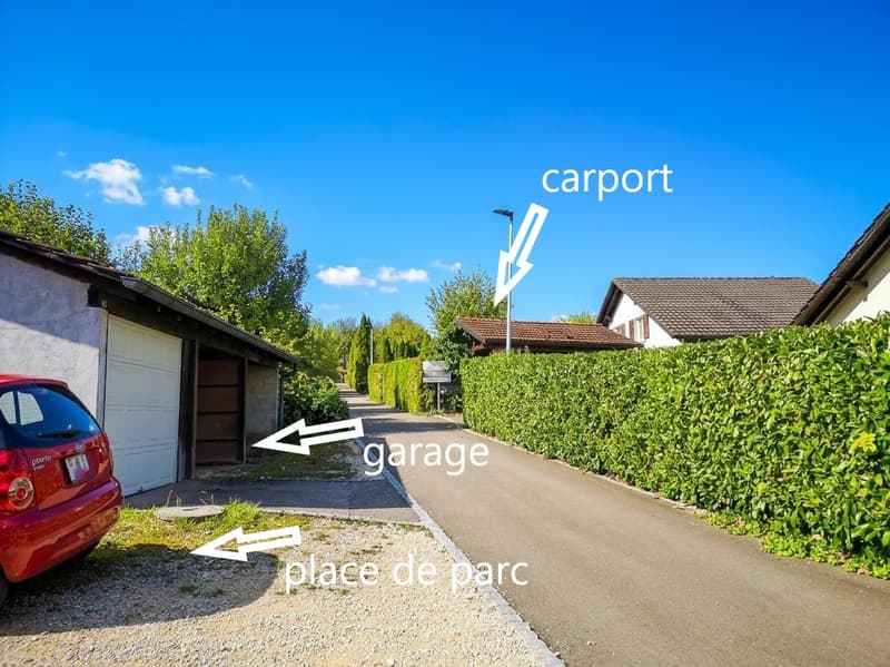 Jolie maison dans quartier résidentiel, avec garage + carport + place de parc, libre de suite. (12)