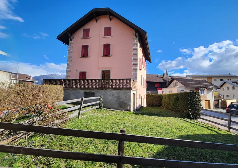 Village house in Grimisuat with possibility of creating two or three apartments (2)