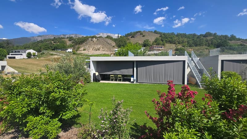 Villa contemporaine dans un quartier calme de Grimisuat (1)