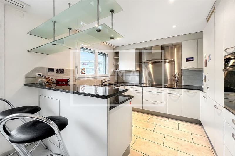 Appartement moderne attractif 4,5 pièces avec balcon en centre-ville (8)
