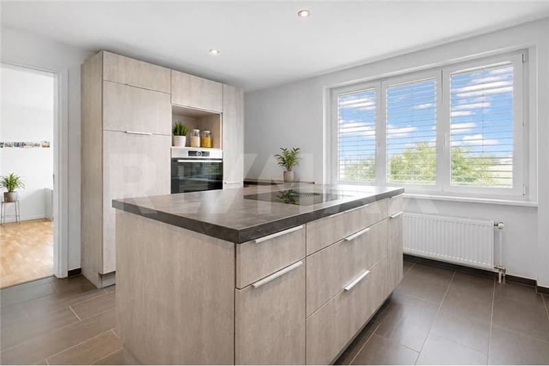 Grosszügige 4 ½-Zimmer Wohnung mit 2 Balkonen und Sicht auf den Zugersee (7)