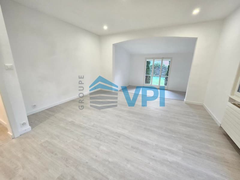 Villa de 8 pièces à louer à Chêne-Bourg (12)