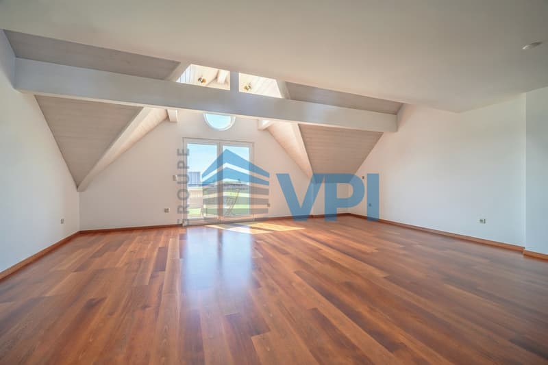 High-standard apartment with 6.5 rooms + kitchen (1)