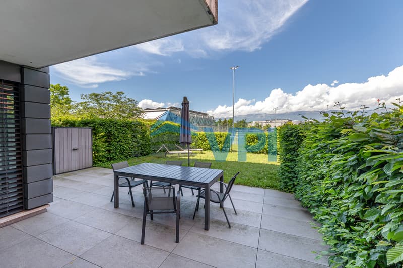 Beautiful 4-room family apartment with private outdoor space (6)