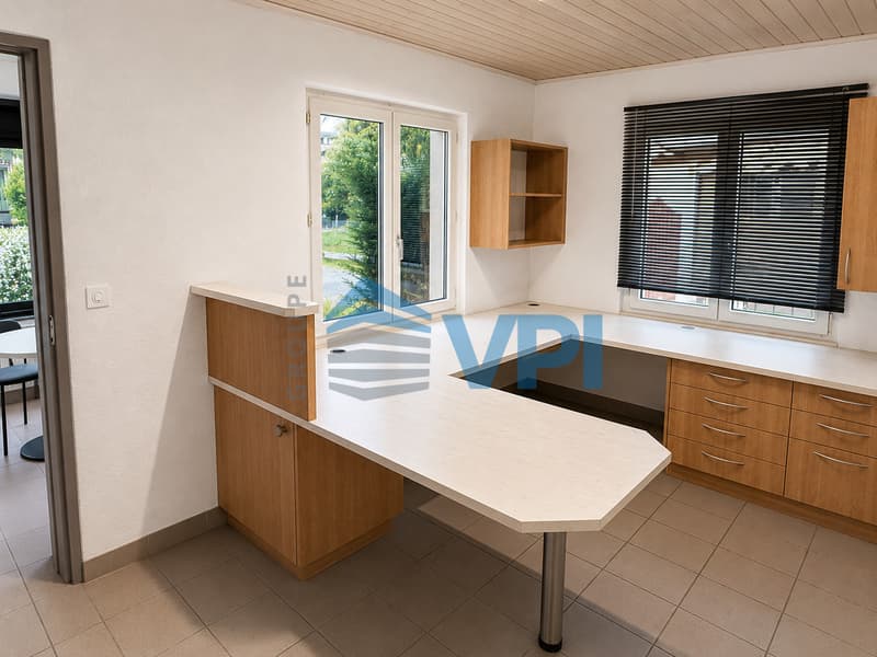 Cointrin - Beautiful 120 m2 office with storage spaces and parking spots (4)