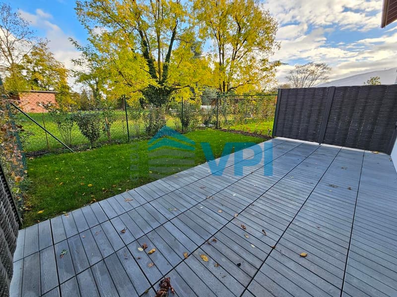 Superbe villa mitoyenne 6 pièces avec terrasse et jardin privatifs à B (7)