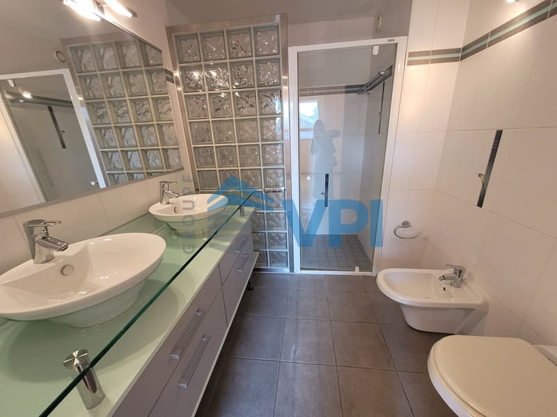 Luxueux appartement de 6 pièces à Bernex (12)