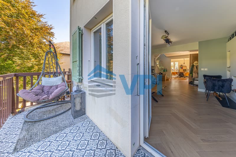 Duplex en attique magnifiquement rénové (12)