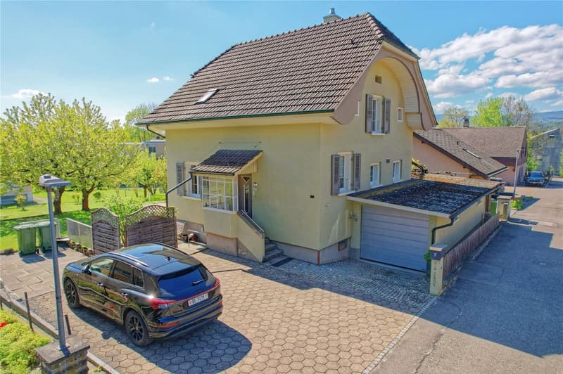 4.5-room single-family house with potential and large surroundings (2)