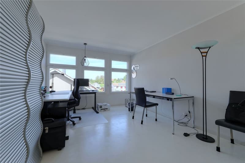 Exclusive, ultra-modern 5½-room attic apartment with large terrace (9)