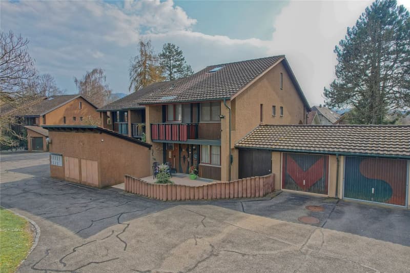 5.5-room semi-detached house with potential and beautiful garden (5)