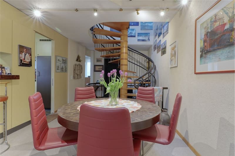 5.5-room semi-detached house with potential and beautiful garden (6)