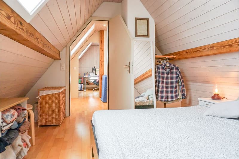 Vielseitiges Dreiparteienhaus mit Garten und attraktiven Nutzungsmöglichkeiten (12)