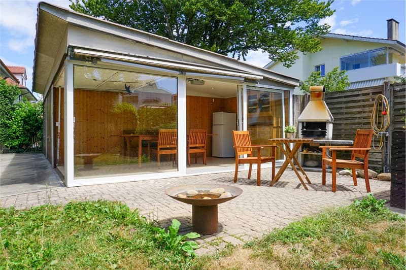 Vielseitiges Dreiparteienhaus mit Garten und attraktiven Nutzungsmöglichkeiten (3)