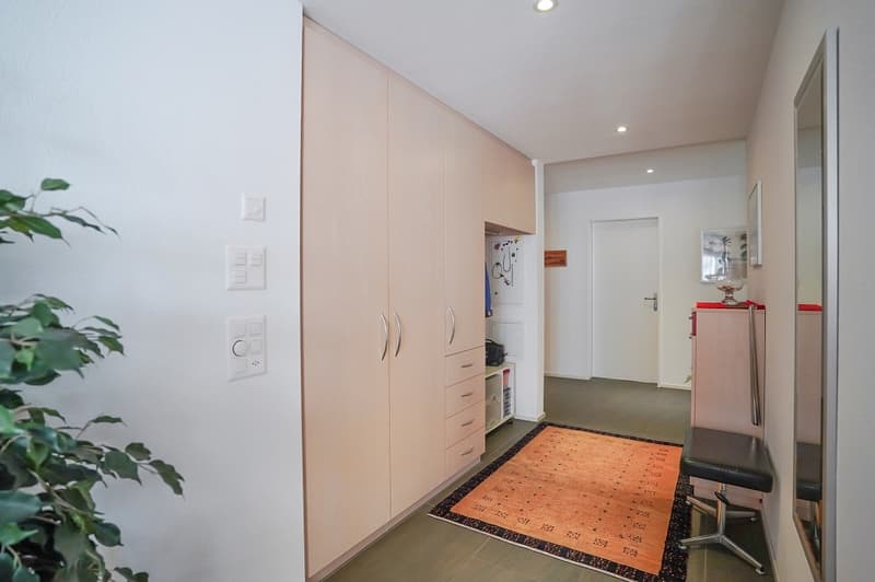 Grosszügige 4½-Zimmer-Wohnung mit 3 Balkonen (8)