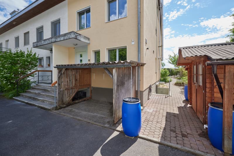 Hauszugang mit Gerätehaus