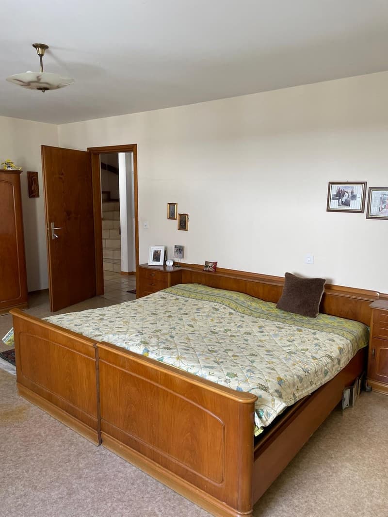 Mesocco, San Rocco area, in a central and sunny position, a carefully maintained single-family house is for sale (7)