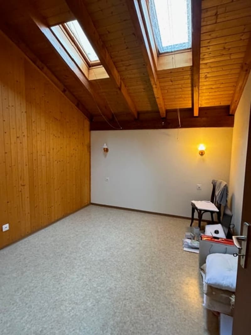 Mesocco, San Rocco area, in a central and sunny position, a carefully maintained single-family house is for sale (12)