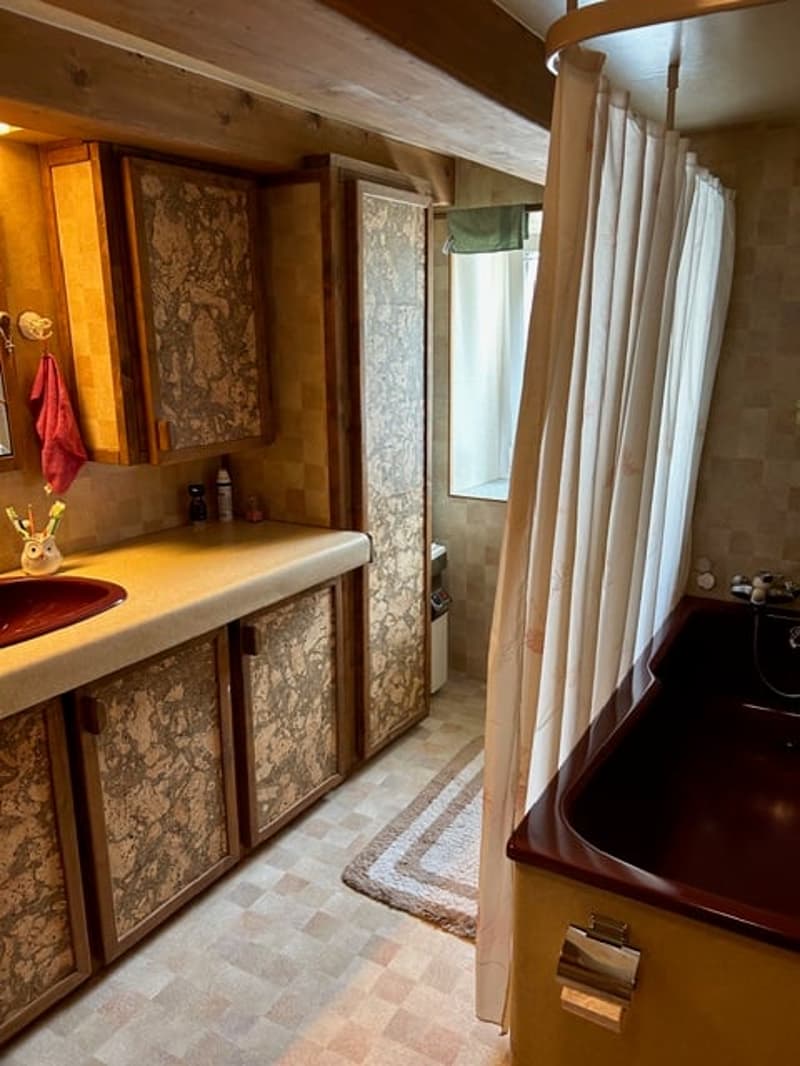 Mesocco, Andergia area, house for sale with adjacent rustico in a quiet and sunny neighborhood. (13)