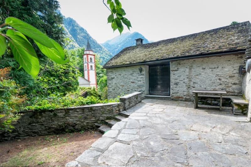 Soazza, characteristic rustic – An authentic refuge among the mountains (3)
