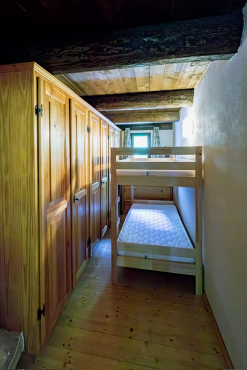 Soazza, characteristic rustic – An authentic refuge among the mountains (15)