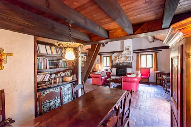 Soazza, characteristic rustic – An authentic refuge among the mountains (9)