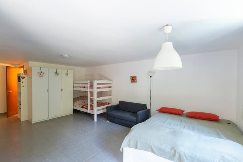 San Bernardino, spacious studio – Available immediately (4)