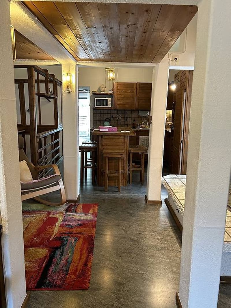 Mesocco, Andergia single-family house with attached rustico (10)