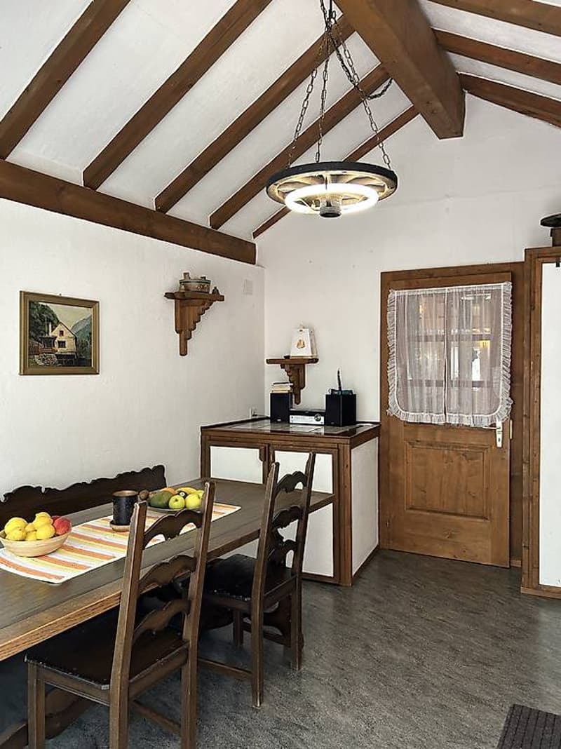 Mesocco, Andergia single-family house with attached rustico (5)